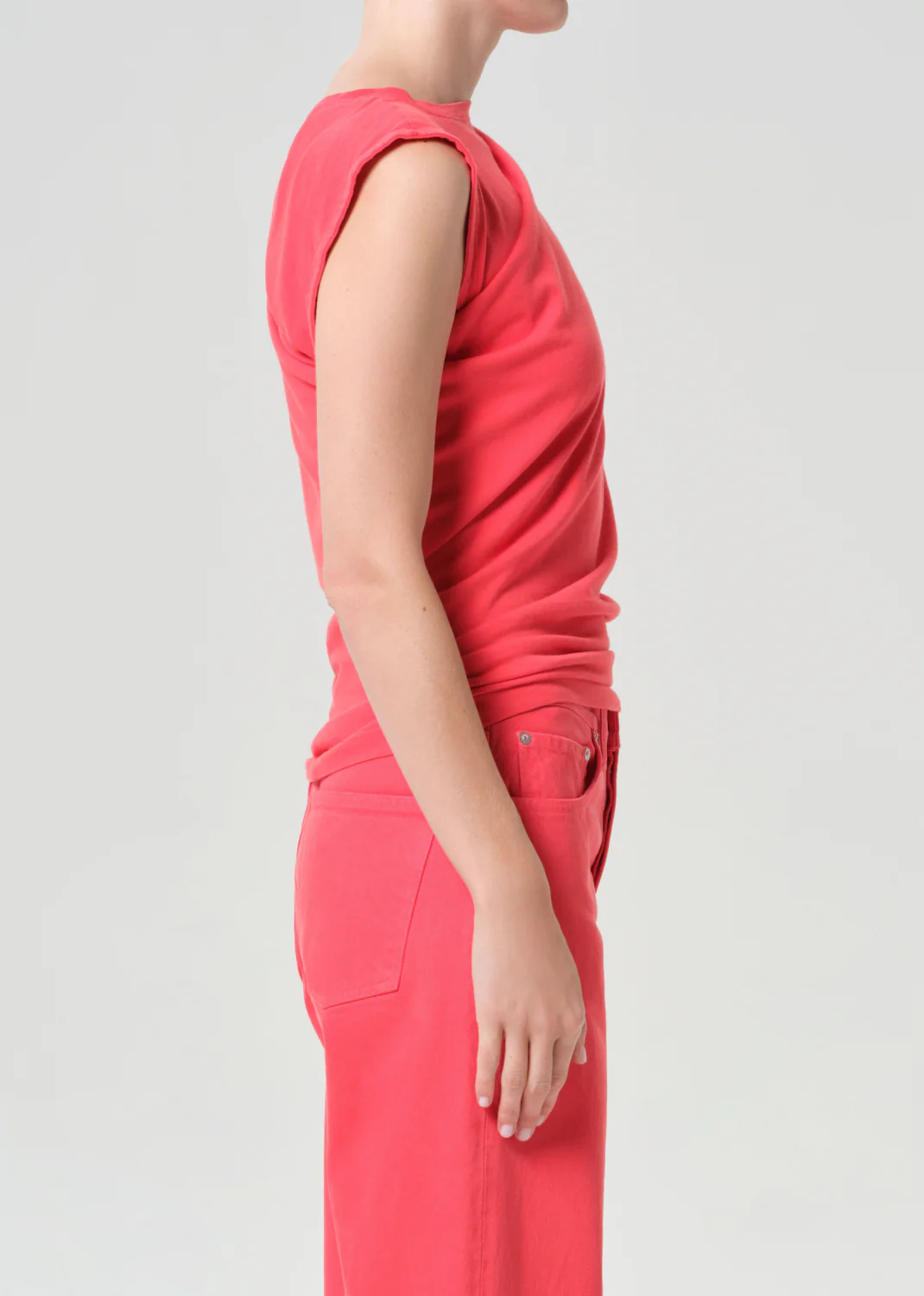 Beth Tee in Carnival - Image 3