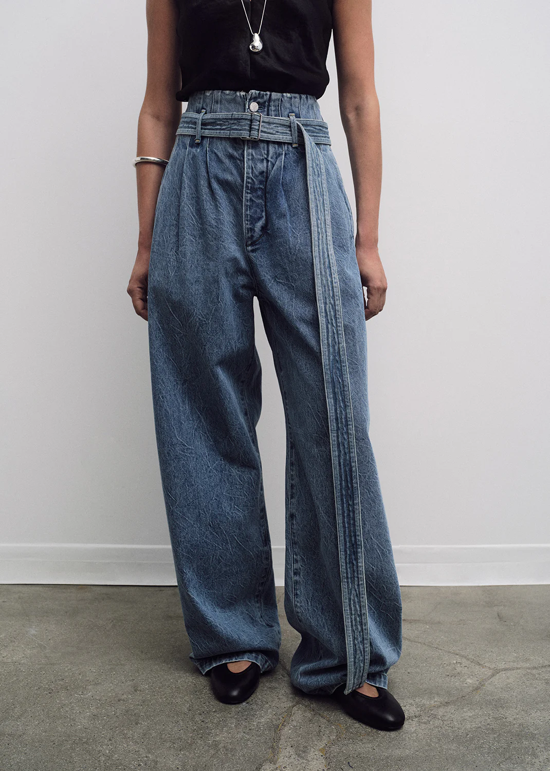 AGOLDE x MARIA MCMANUS Corset Wide Leg Jean (Weightless) in Crinkle Indigo - Image 2