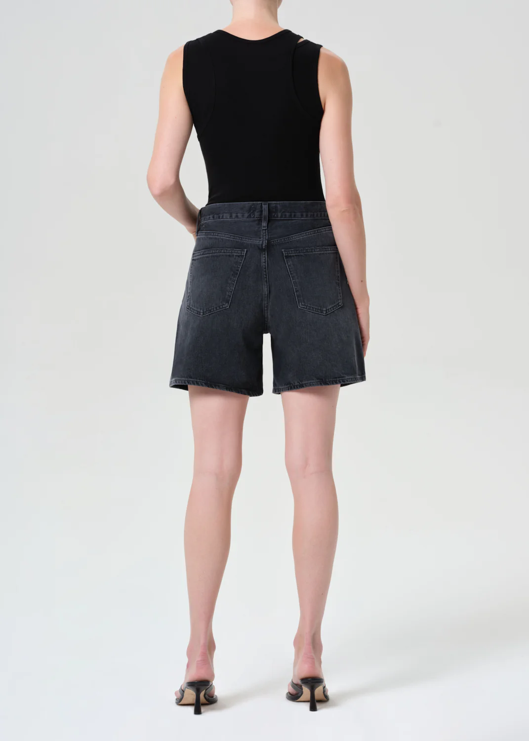 Dame Short (Weightless) in Hitch - Image 3