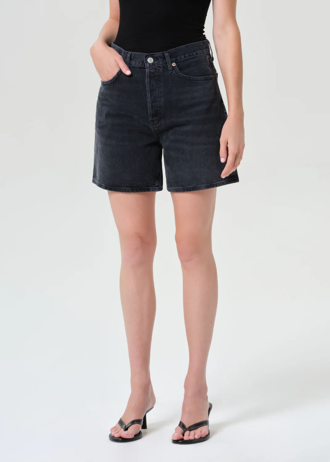 Dame Short (Weightless) in Hitch - Image 5