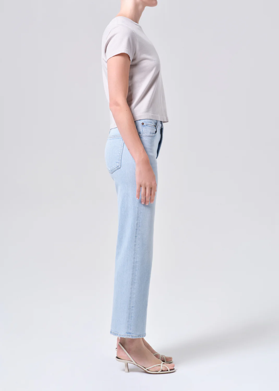 Harper Crop Jean (Weightless Stretch) in Flaunt - Image 3
