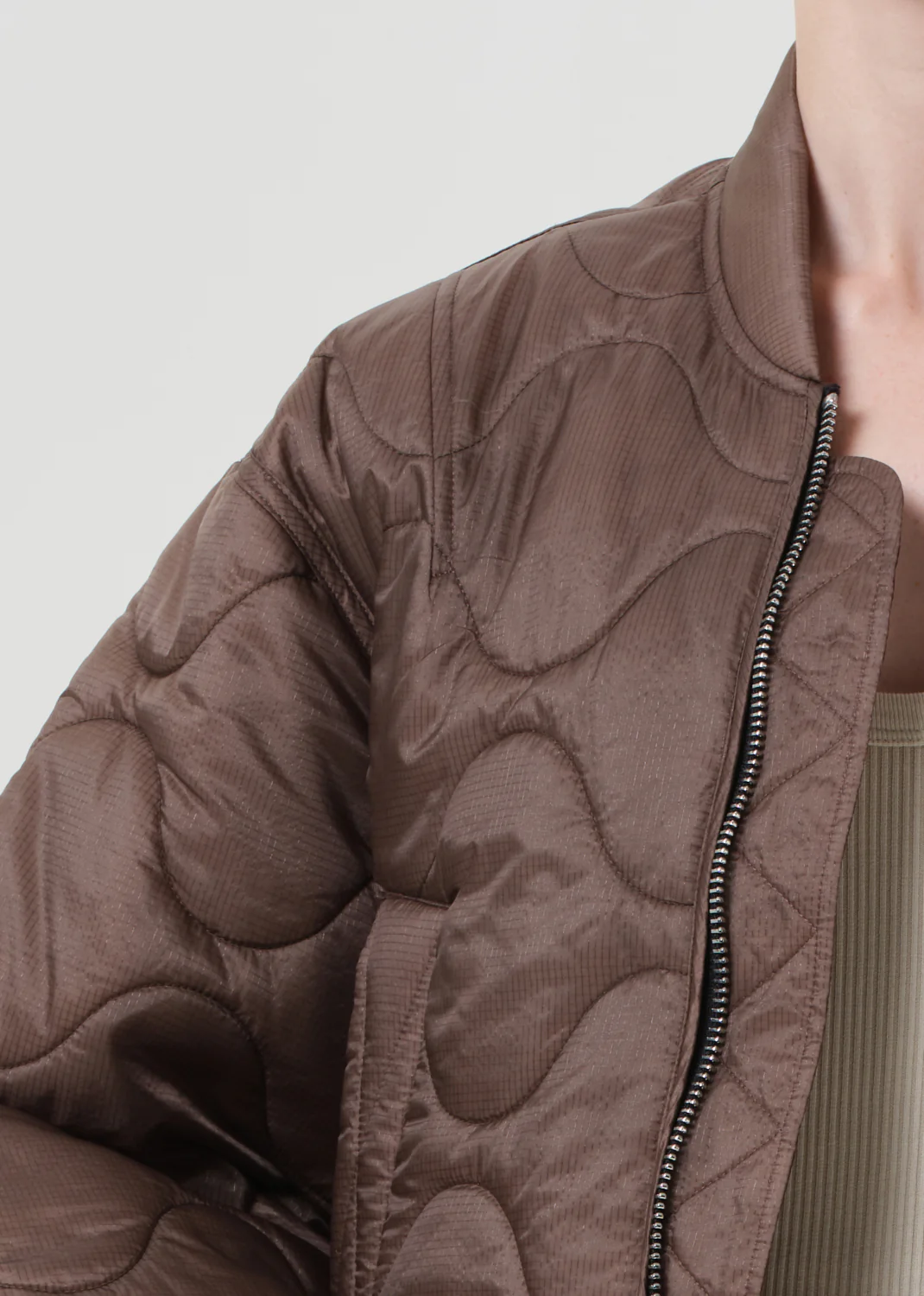 Iona Quilted Jacket in Cocoa - Image 5