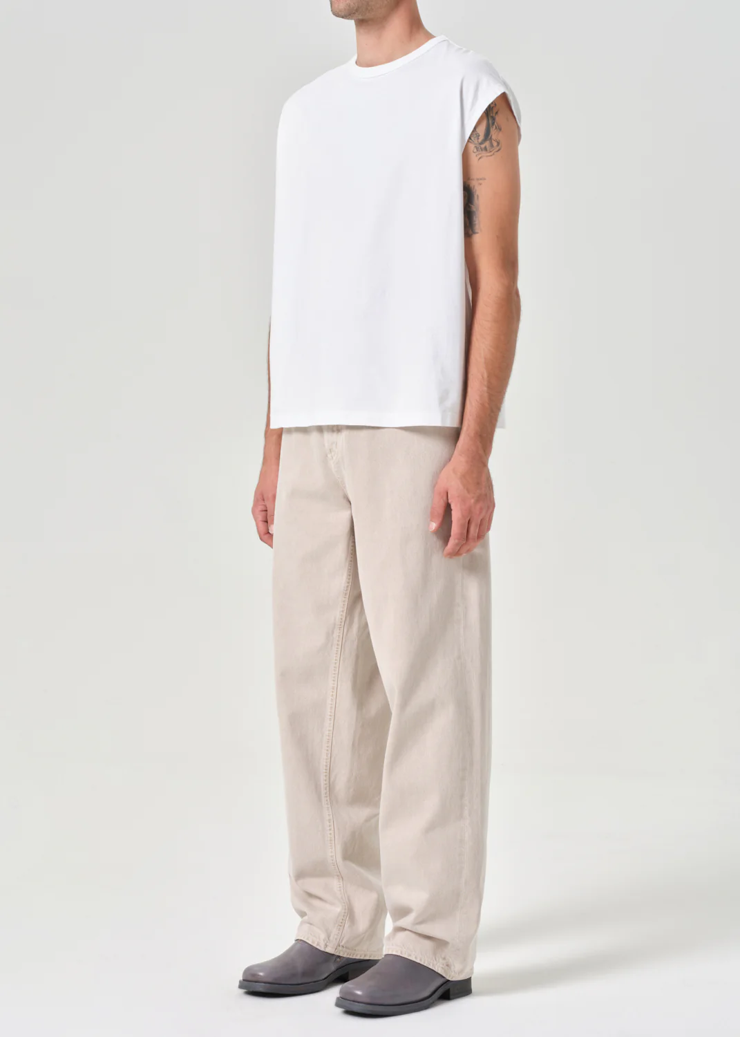 Leonard Sleeveless Tee in White - Image 5