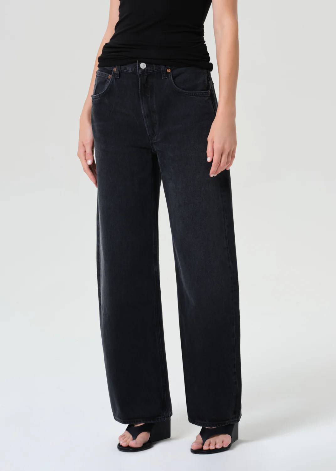 Low Curve Jean (Weightless) in Black Tar - Image 5