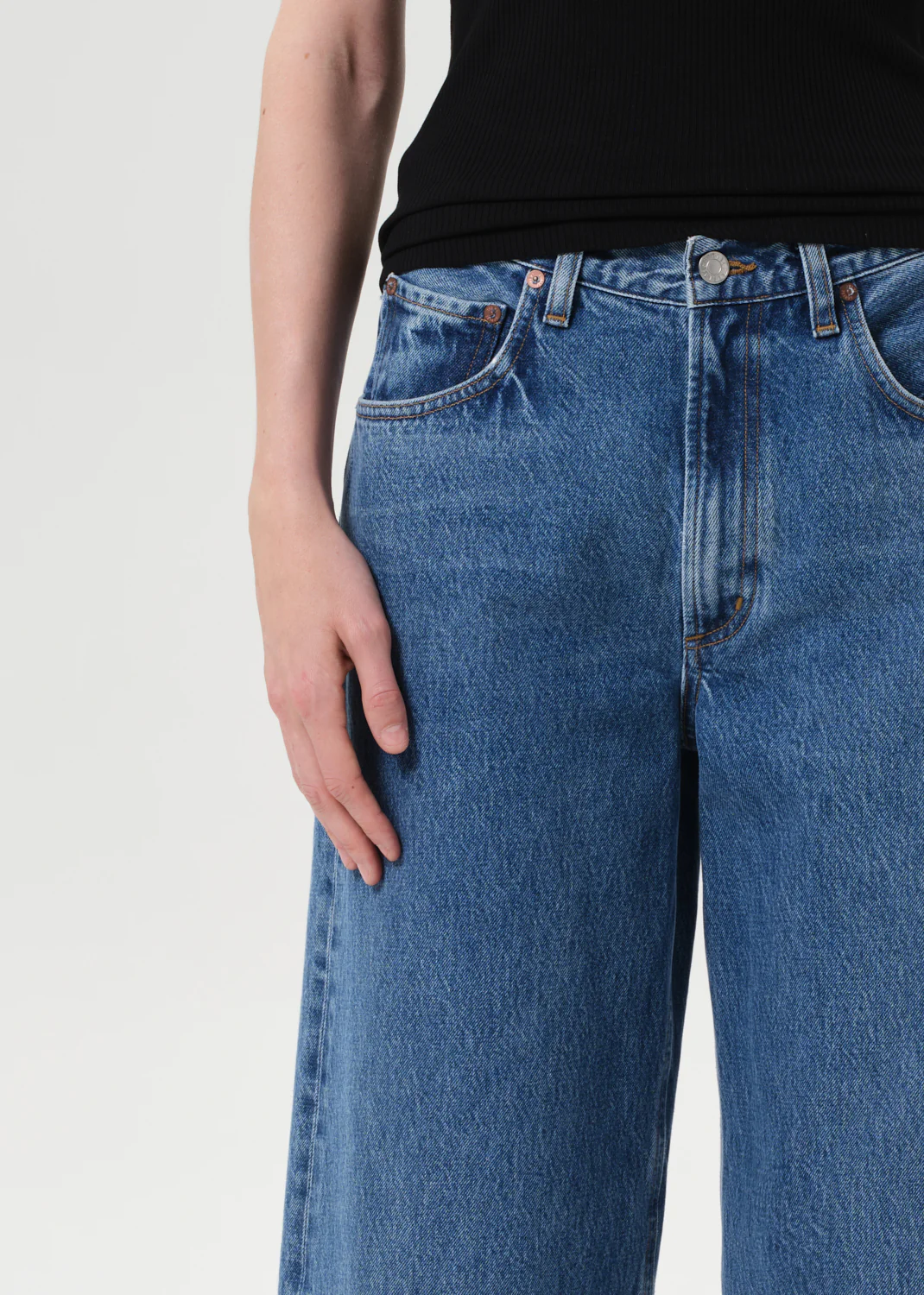 Low Curve Jean in Myth - Image 5