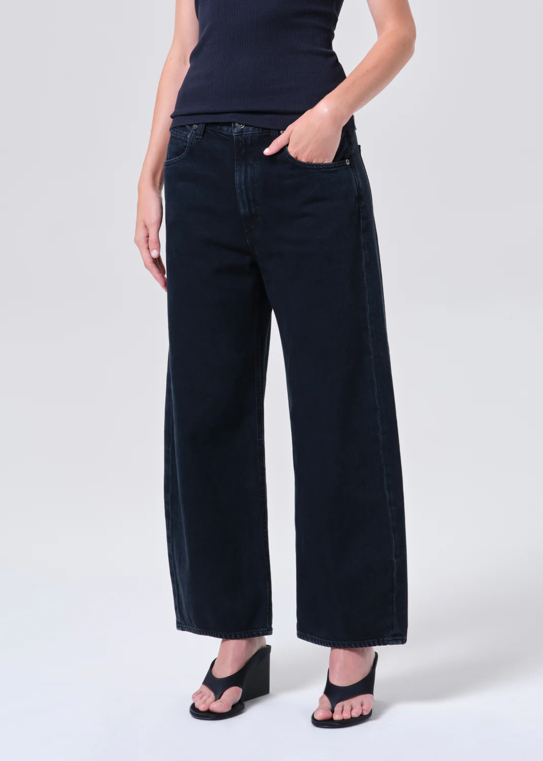 Low Curve Crop Jean (Weightless) in Crushed - Image 5