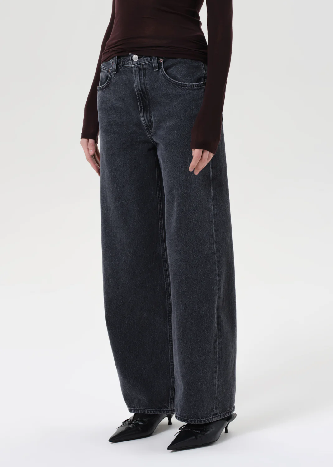 Low Curve Jean (Weightless) in Symbolic - Image 4