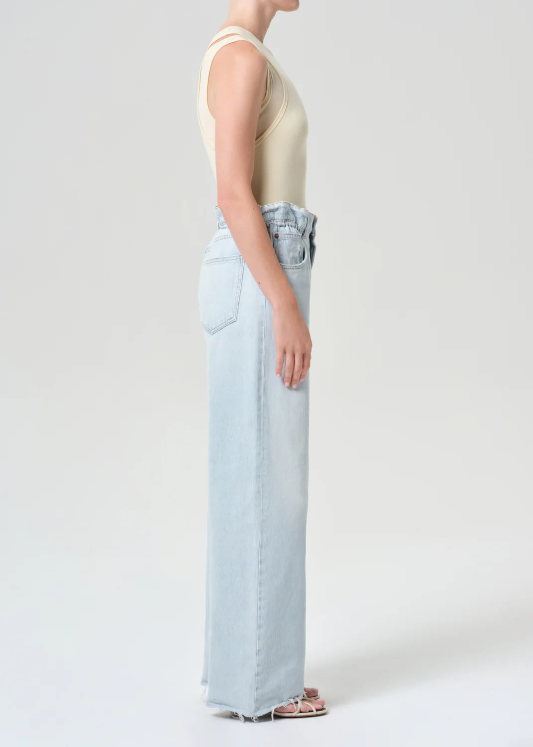Lyonne Jean (Weightless) in Tangent - Image 3
