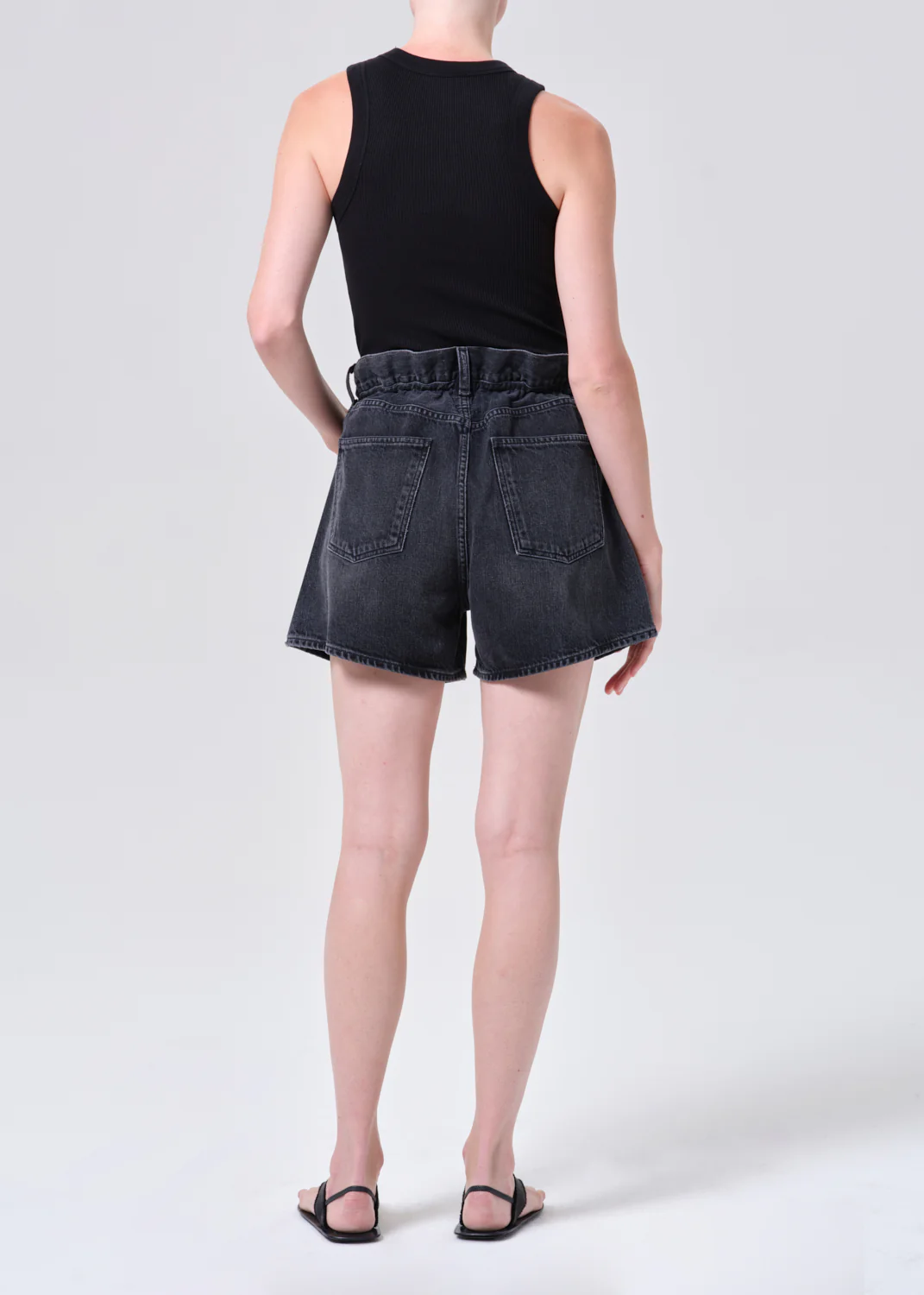Lyonne Short (Weightless) in Arcane - Image 2