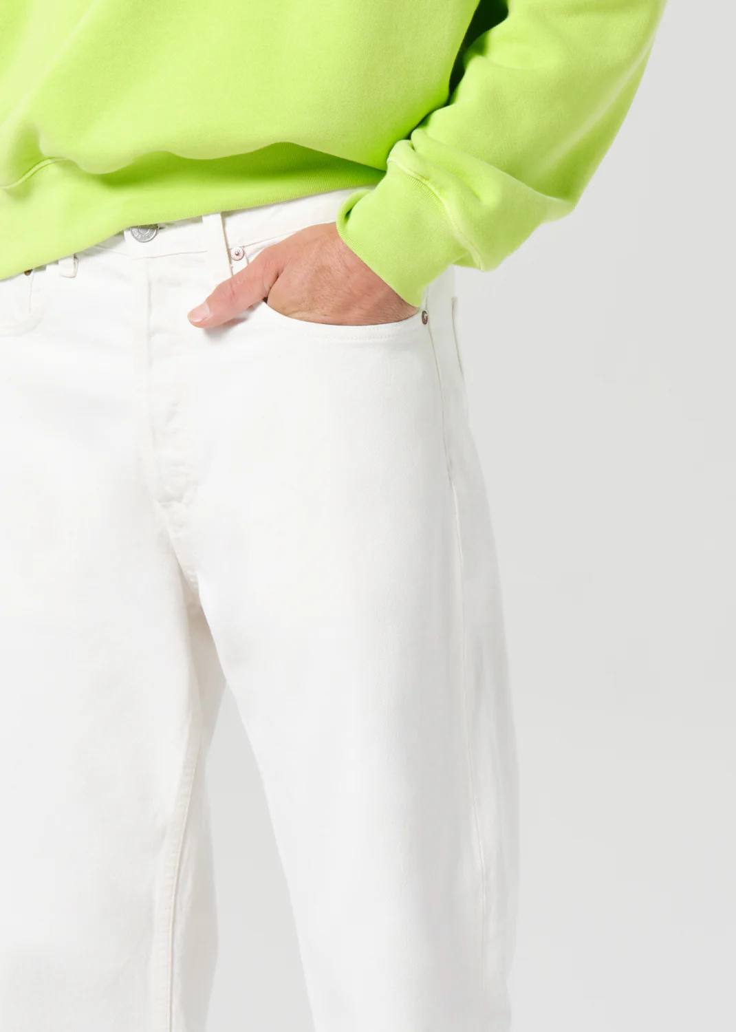 Magnus Trouser Jean in Chalk White - Image 7