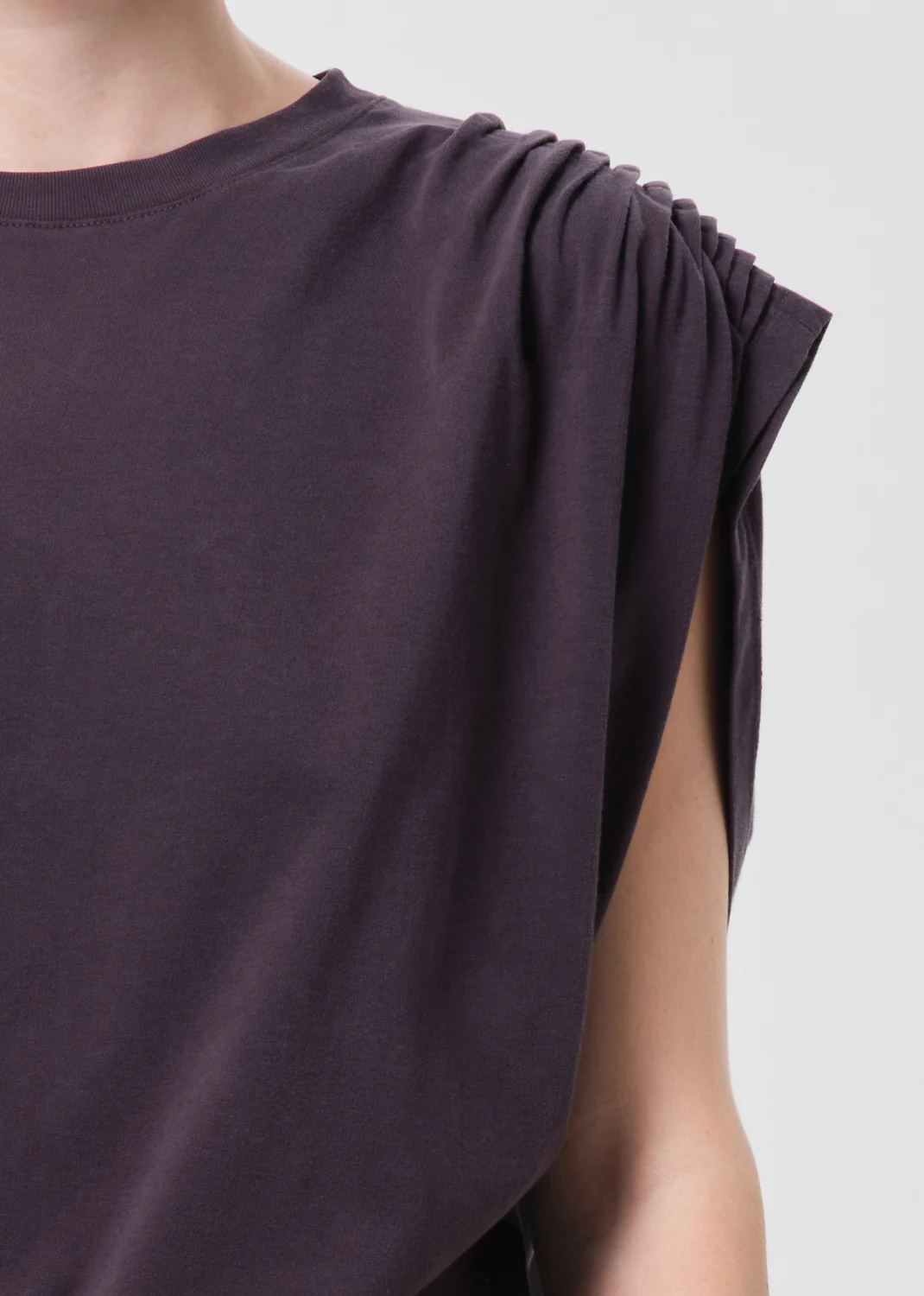 Roma T-Shirt in Shade - Image 5