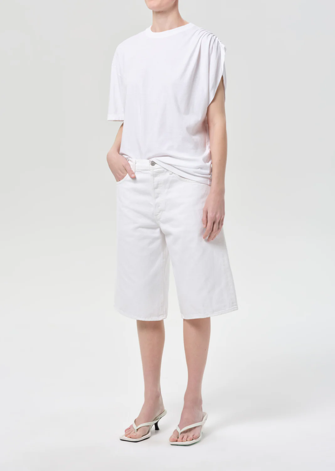 Roma T-Shirt in White - Image 4