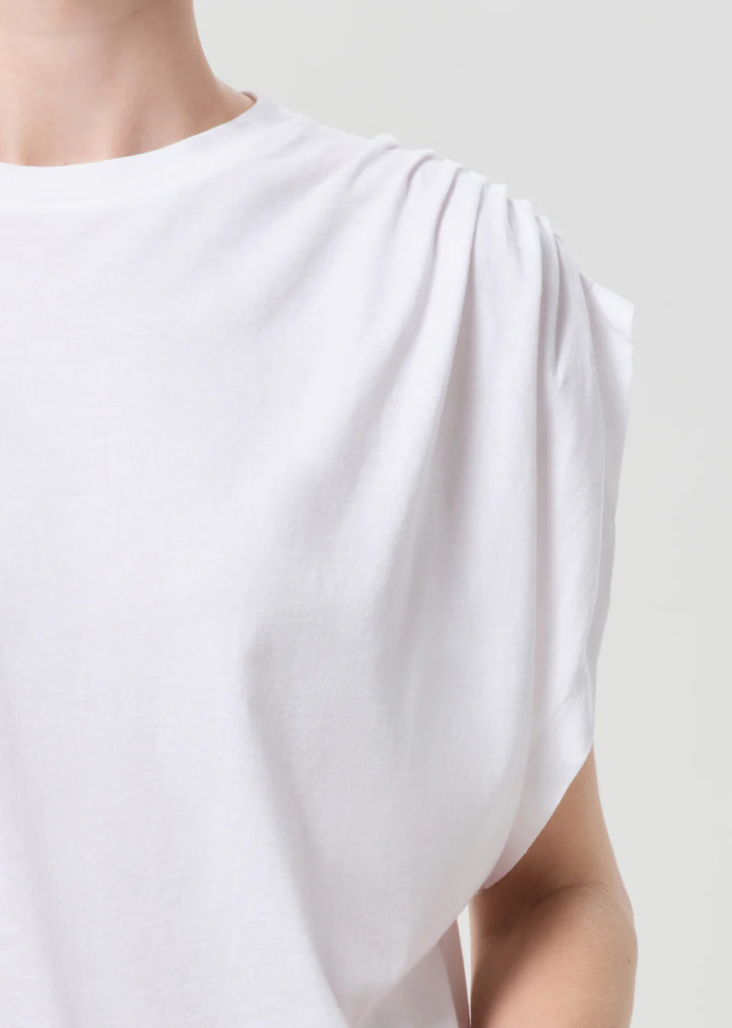 Roma T-Shirt in White - Image 5