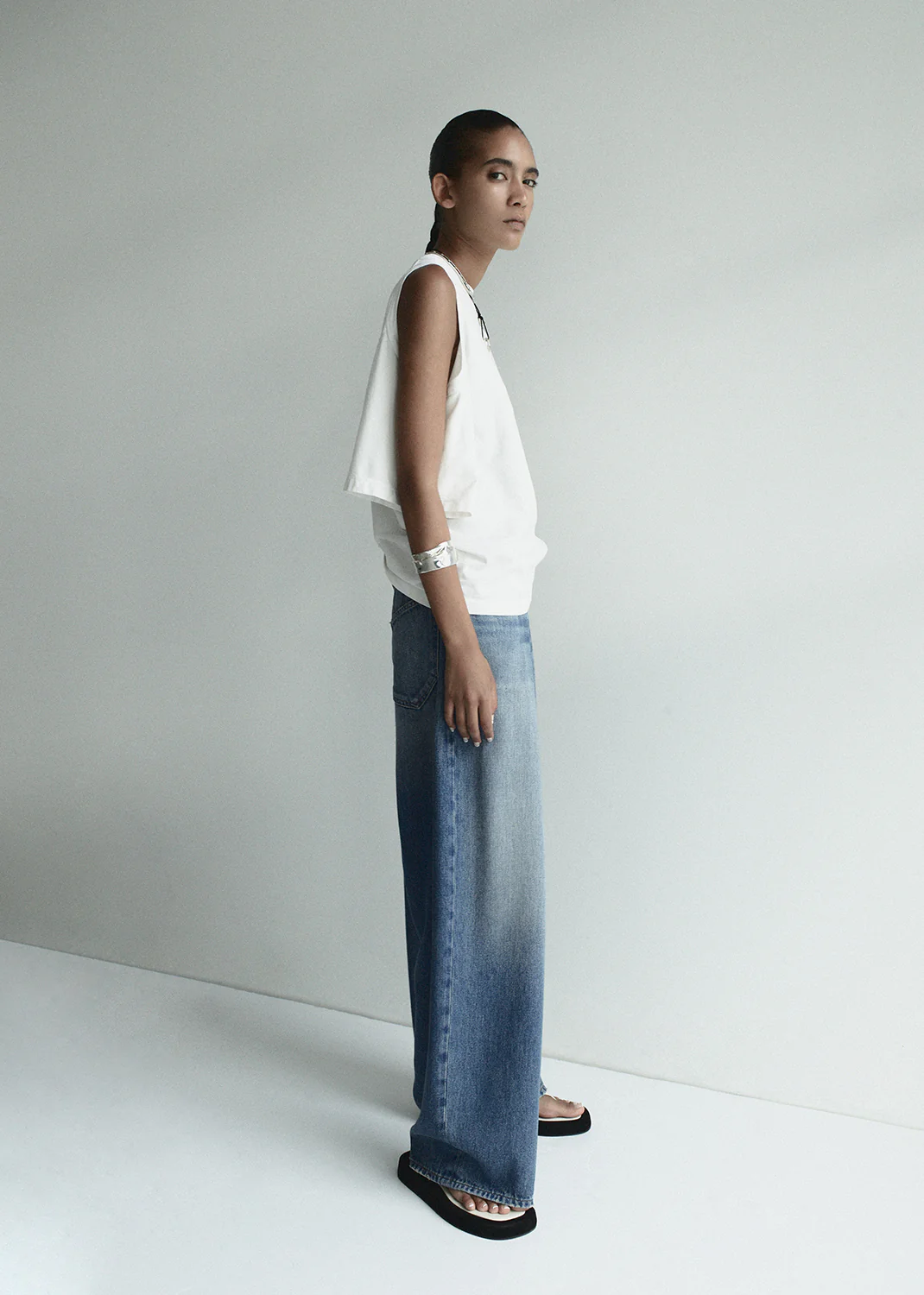 Shoulder Cut Out T-Shirt in White Ash - Image 2