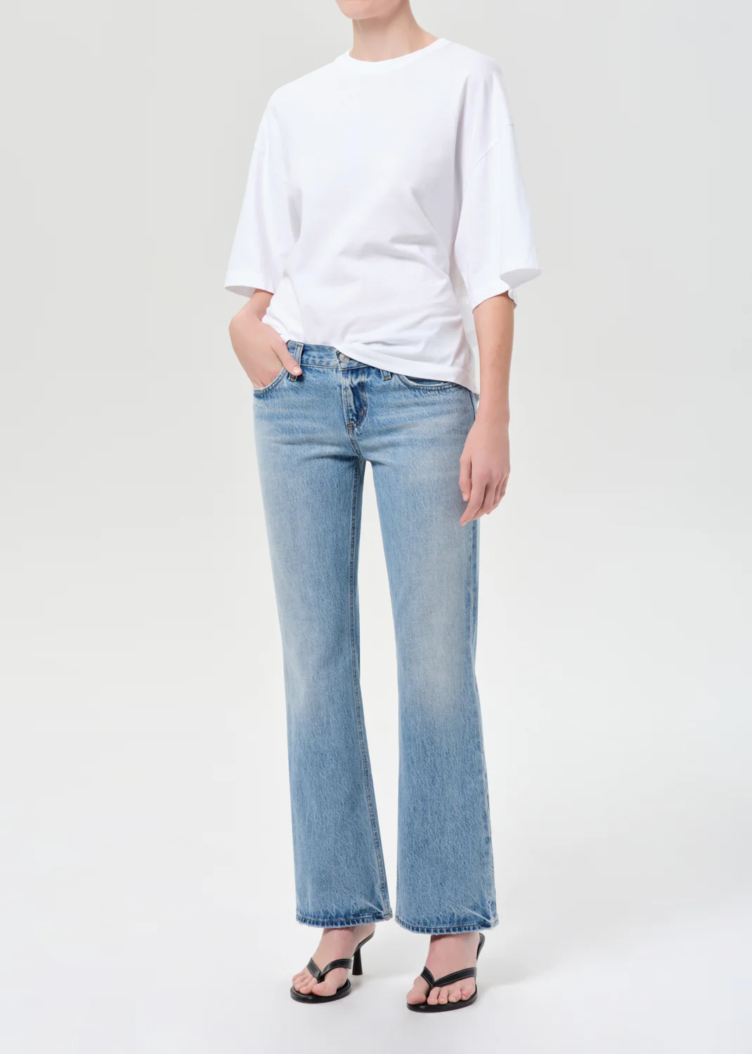 Theo T-Shirt in White - Image 4