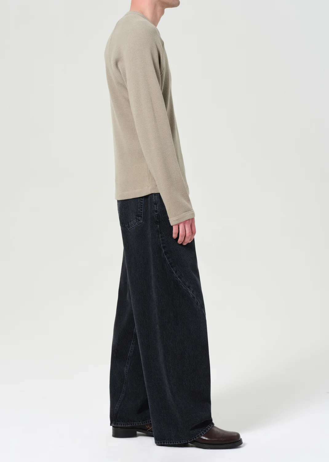 Twist Front Curve Jean in Ikon - Image 4