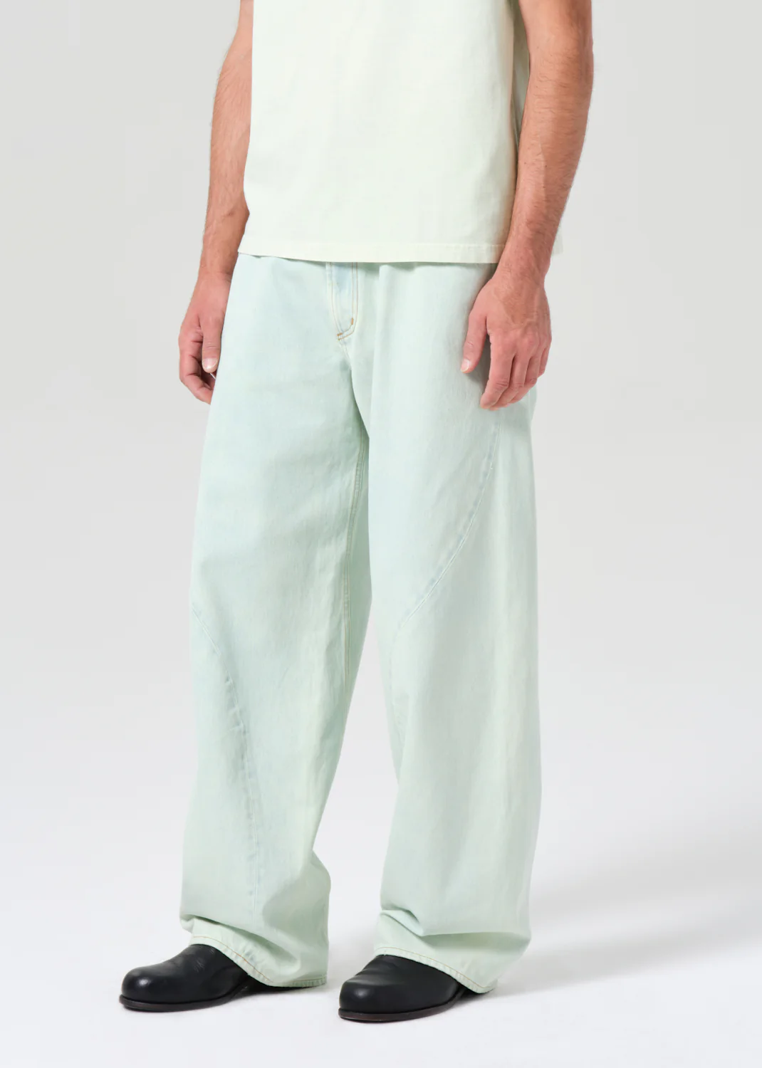 Twist Front Curve Jean in Reform - Image 6