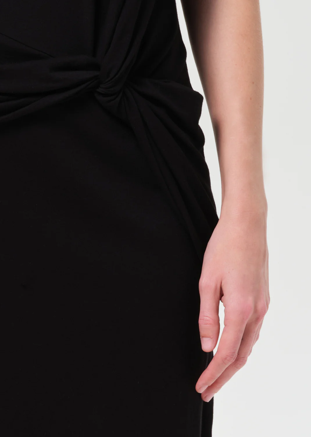 Zanna Maxi Dress in Black - Image 5